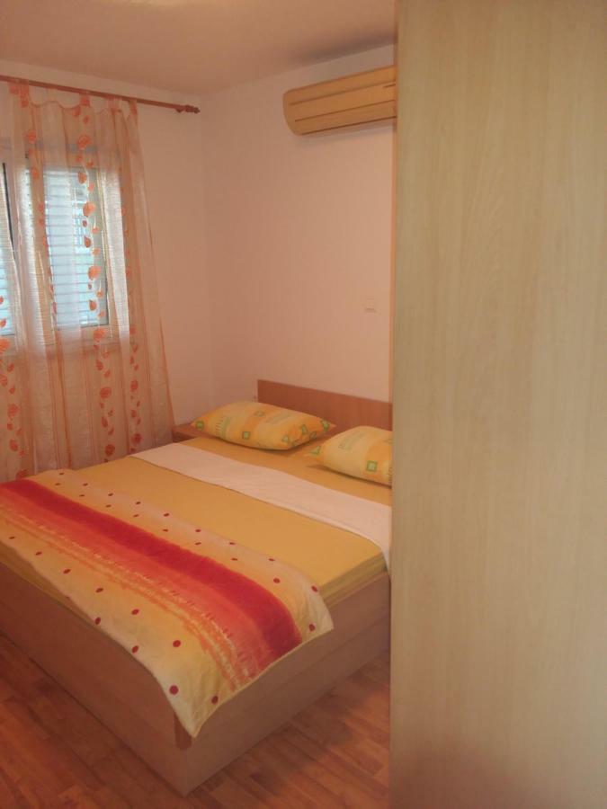 Apartmani Slavica Макарска Экстерьер фото
