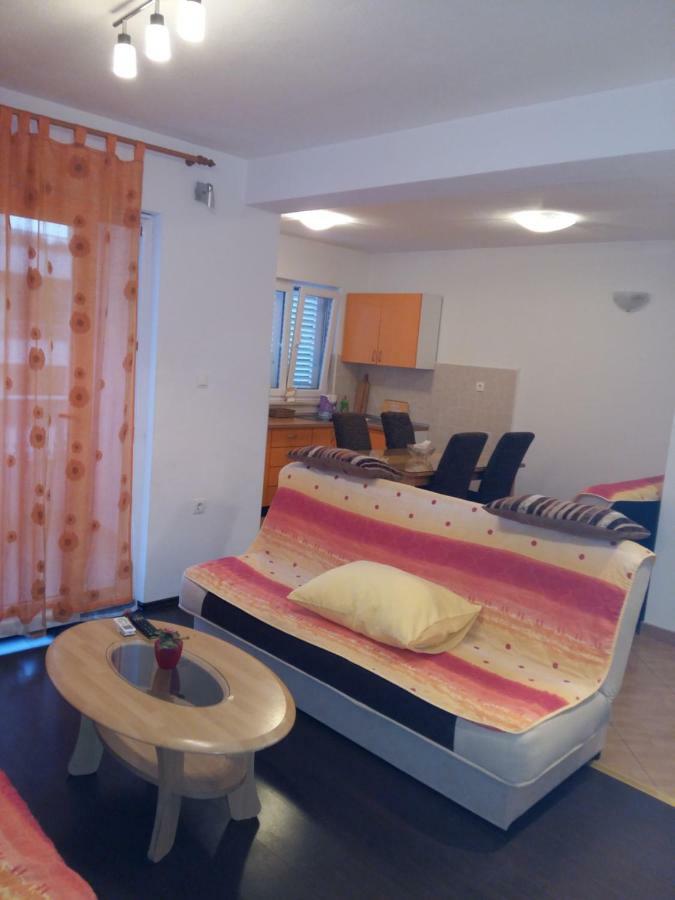 Apartmani Slavica Макарска Экстерьер фото